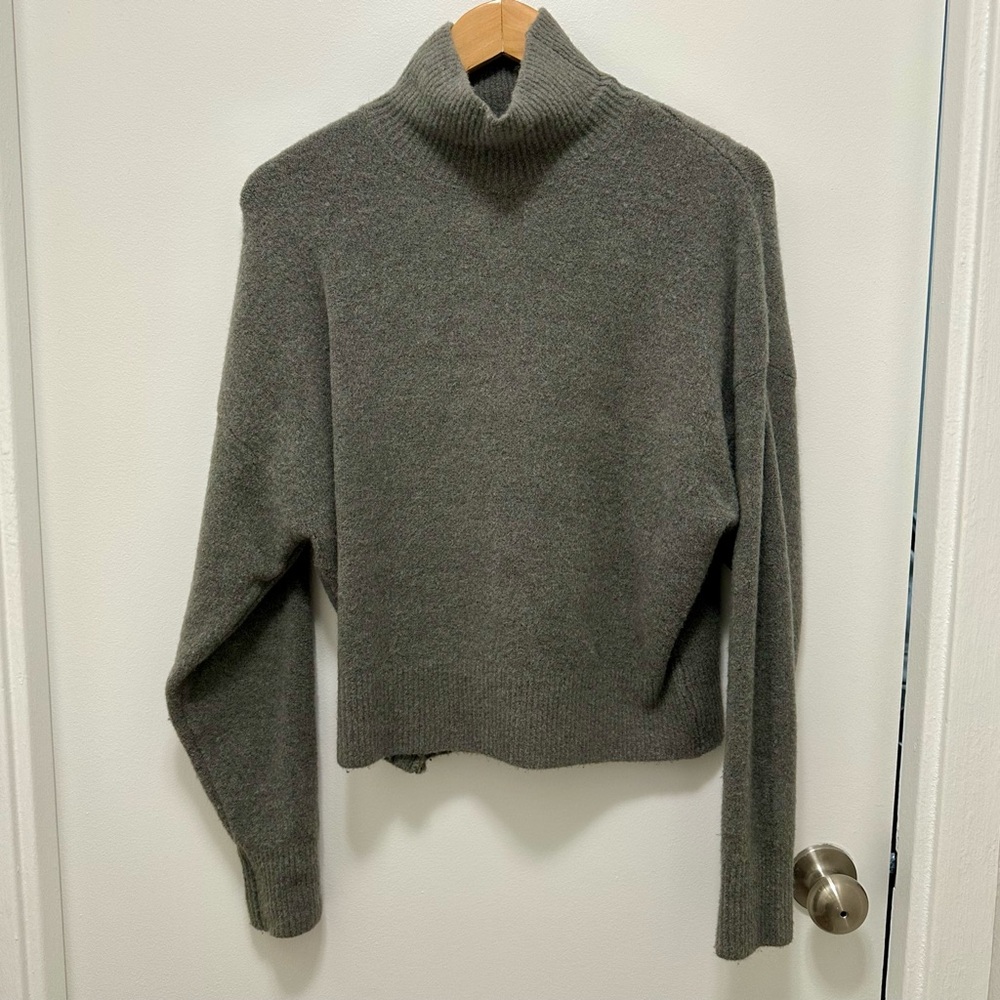 Zara gray turtleneck sweater